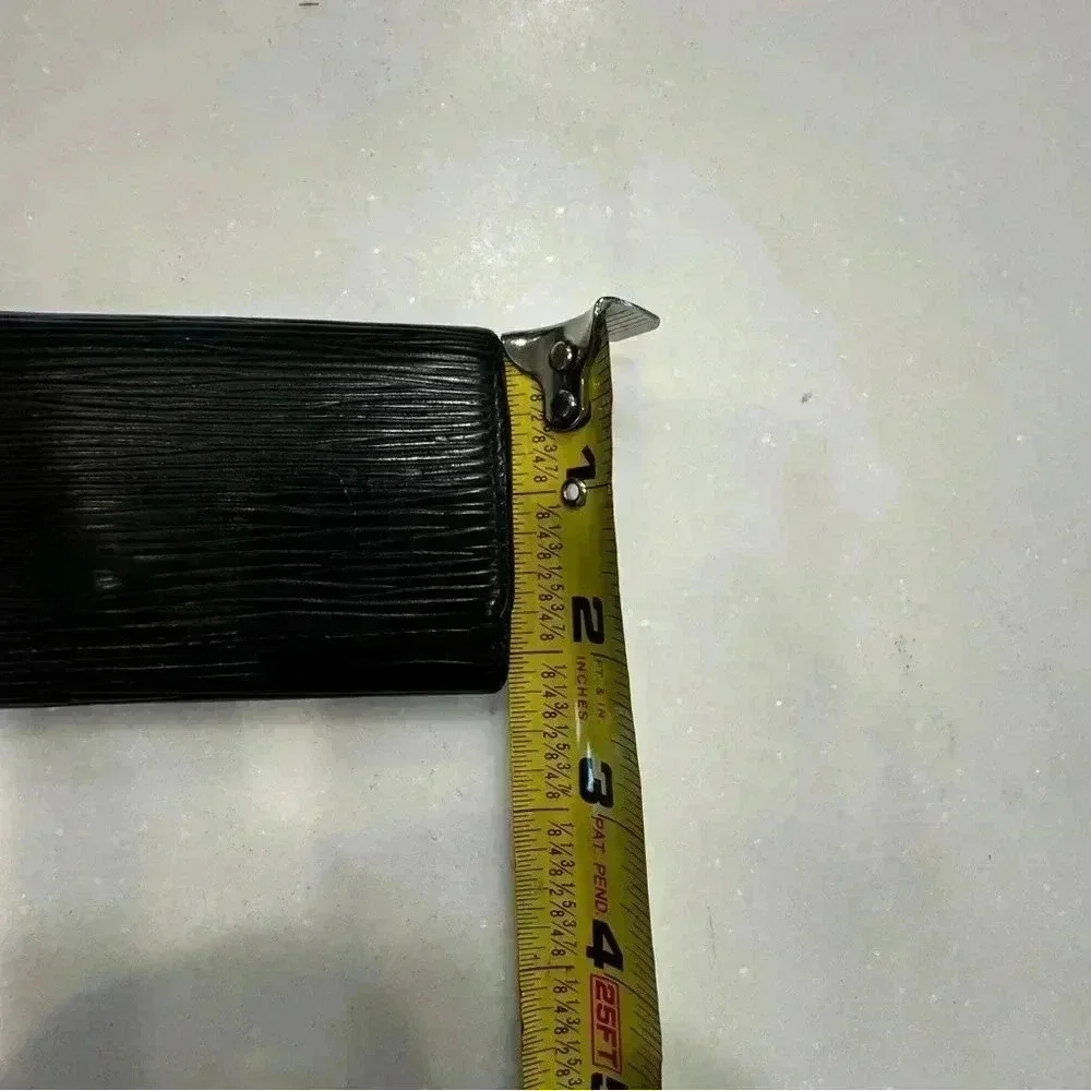 Louis Vuitton Black Leather Epi Key Holder 4 Rings Date Code CA1907 unisex